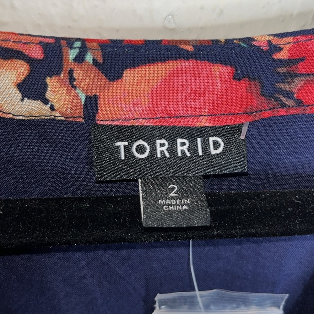 Torrid Navy Floral LS Challis Embroidered Blouse size 2X - Picture 3 of 6
